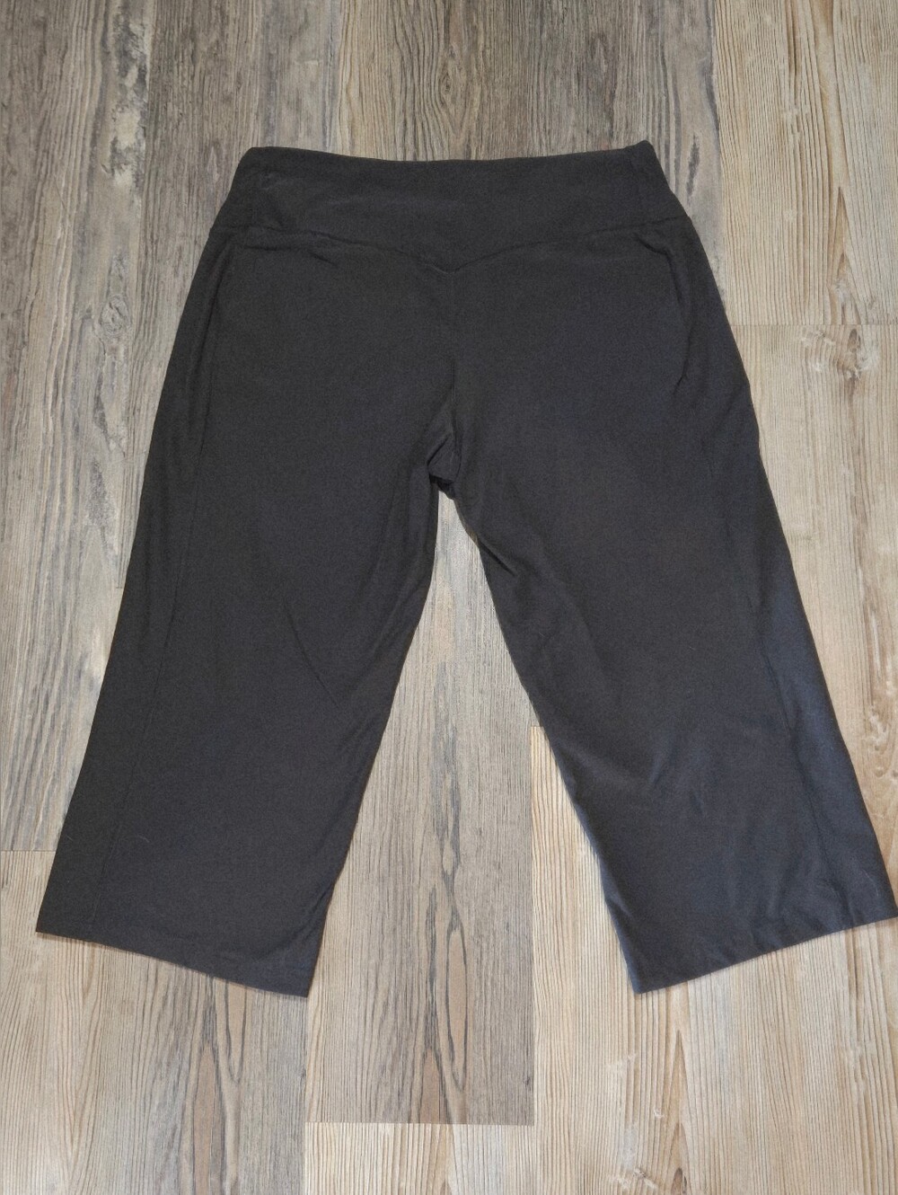Nike. Black Wide-Leg Crop Yoga Pants - Picture 9 of 9